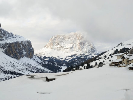 Un'altra vista di Passo Gardena